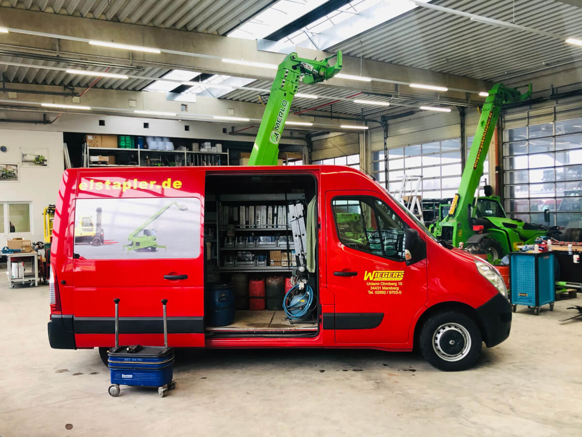 wiegers transporter mit werkzeugen